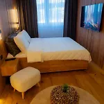 Snowluxe Free Garage Apartman *