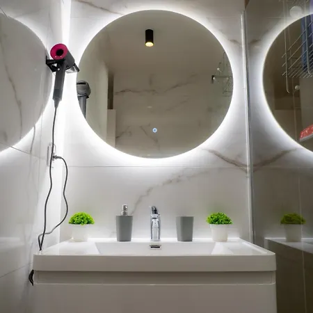 Snowluxe Free Garage *