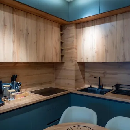 Snowluxe Free Garage *